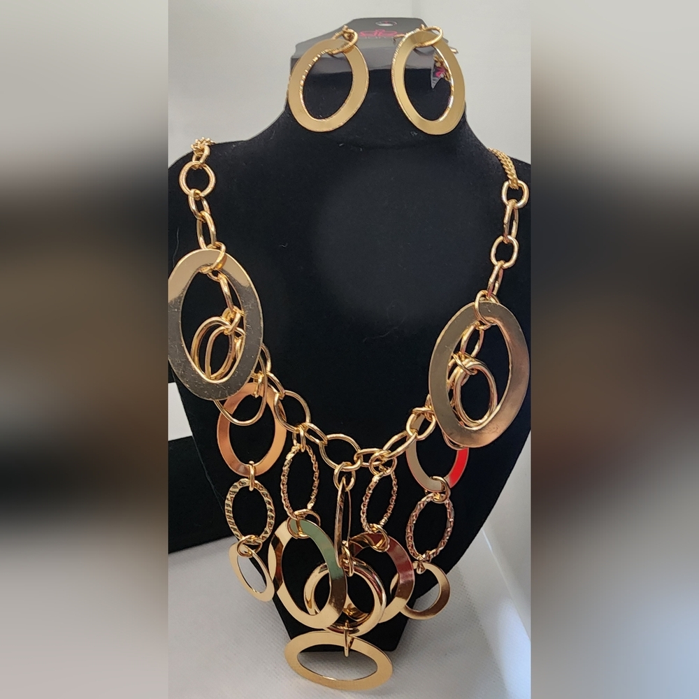 Gold Chain Necklace with Circular Links